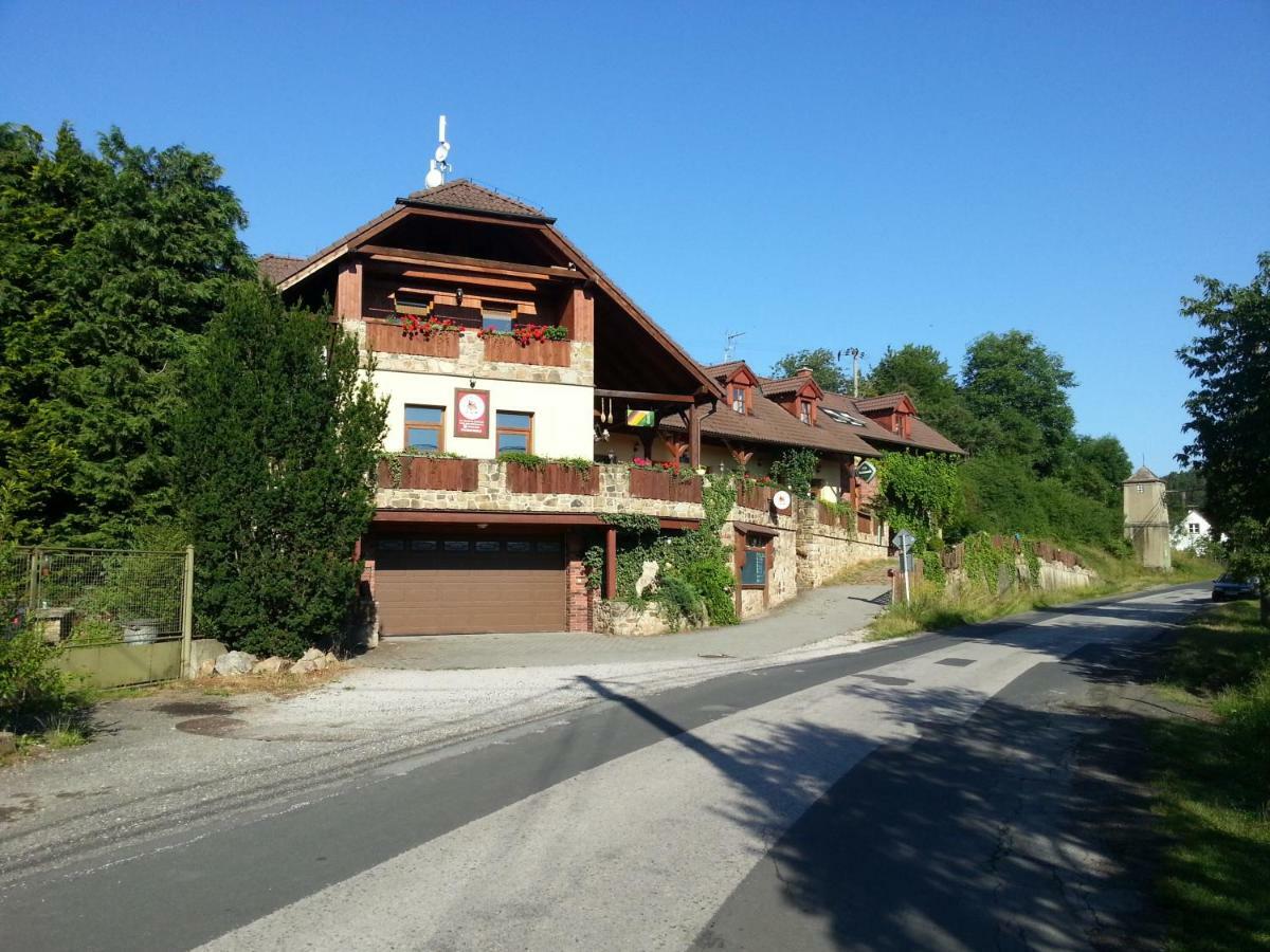 Ubytovani Steak-Hredle Hotel Exterior photo